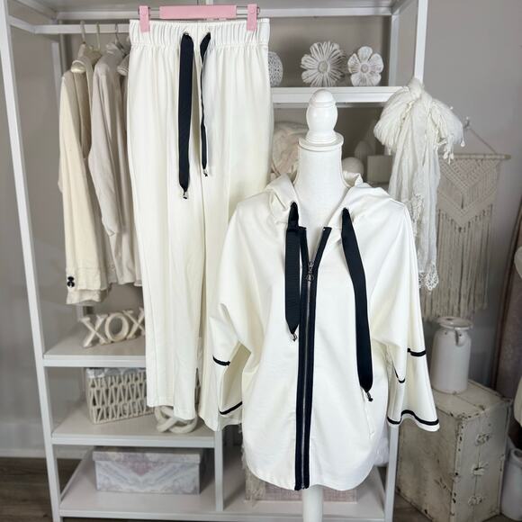 Coco + Carmen Dresses & Skirts - Coco + Carmen Women's Sz S/M Cream Athleisure Track Suit Jacket & Pants #3596
